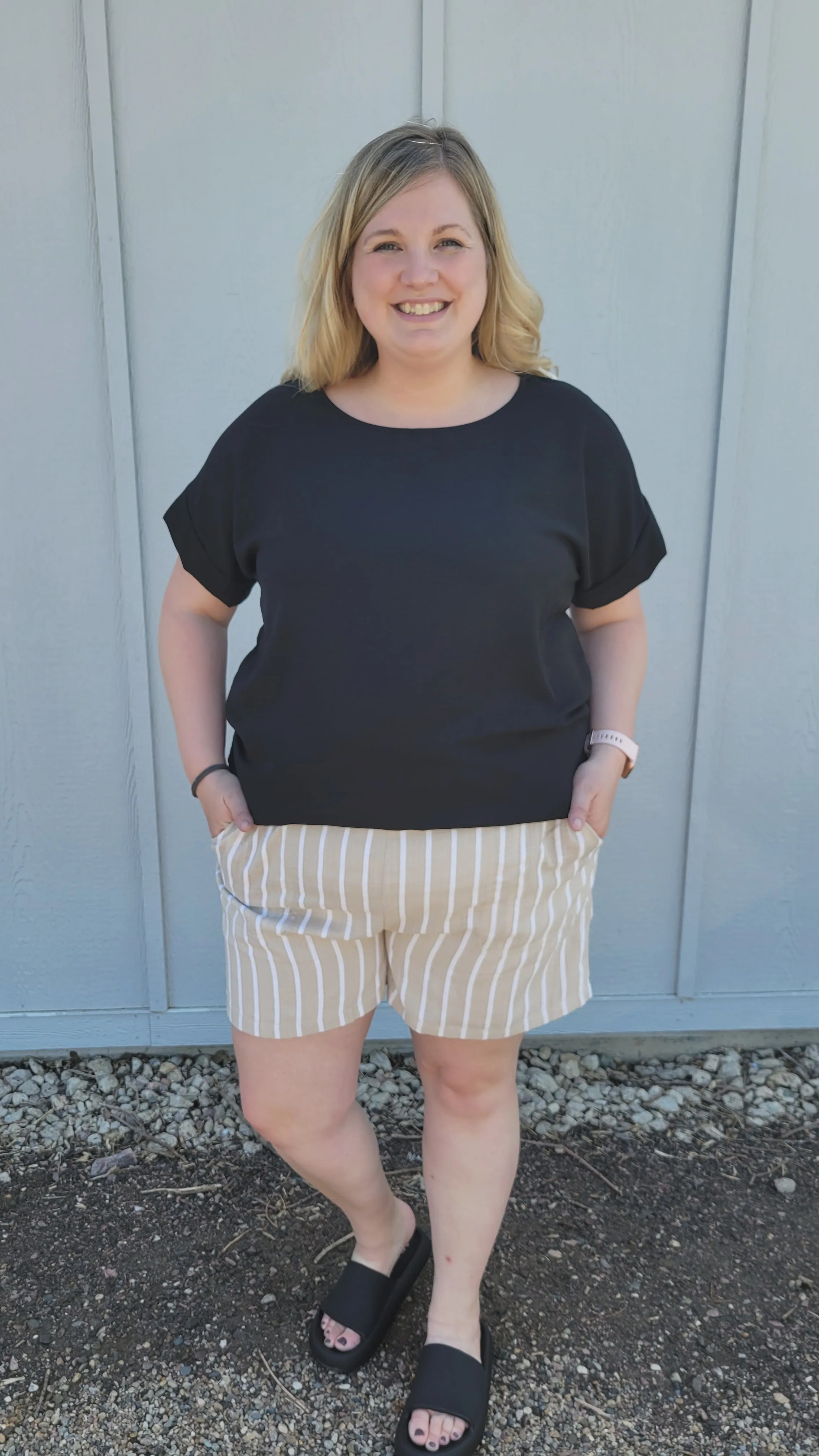 ANNIE CURVY STRIPED SHORTS