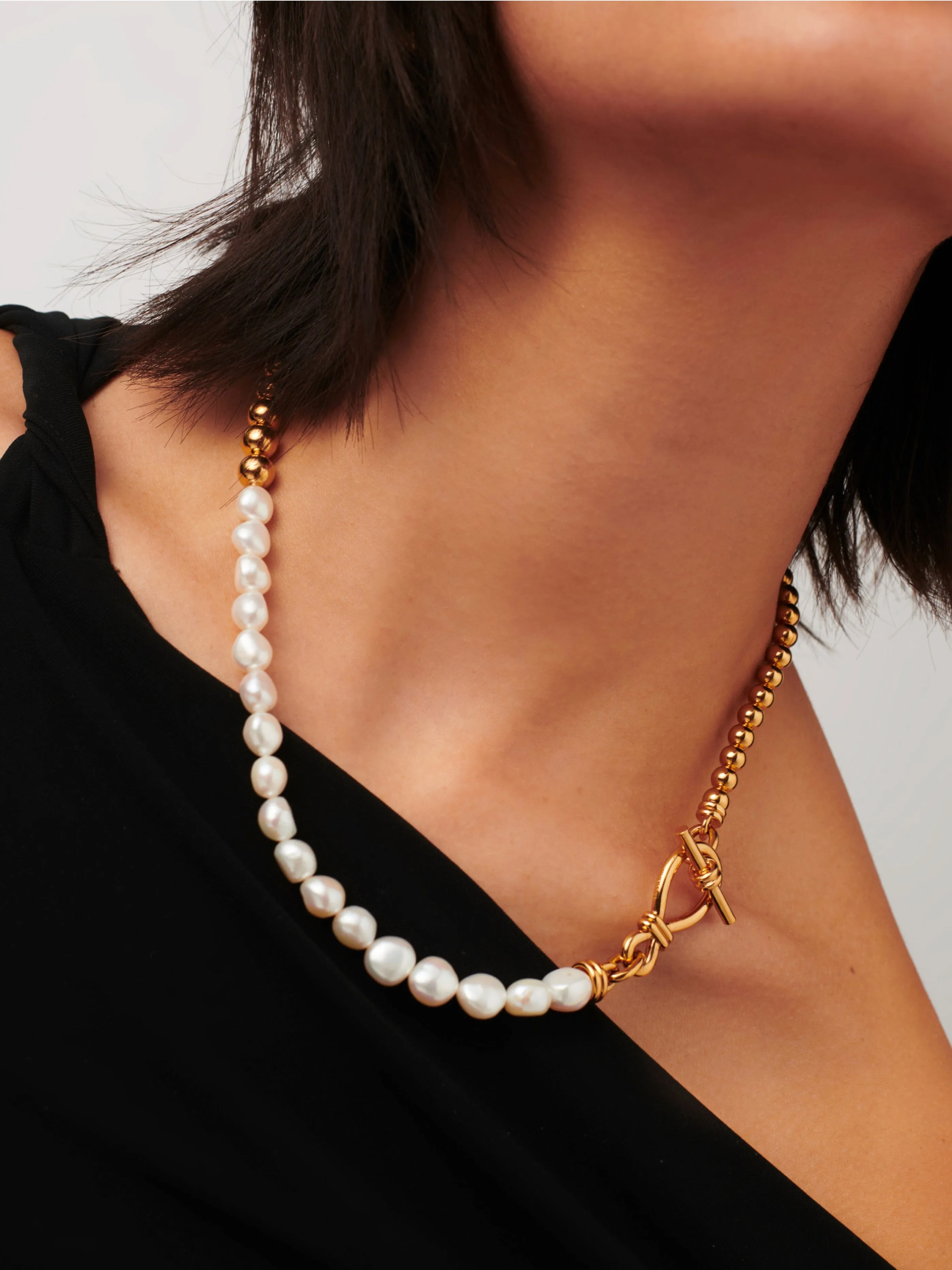 Baroque Pearl Beaded T-Bar Necklace | 18ct Gold Plated/Pearl