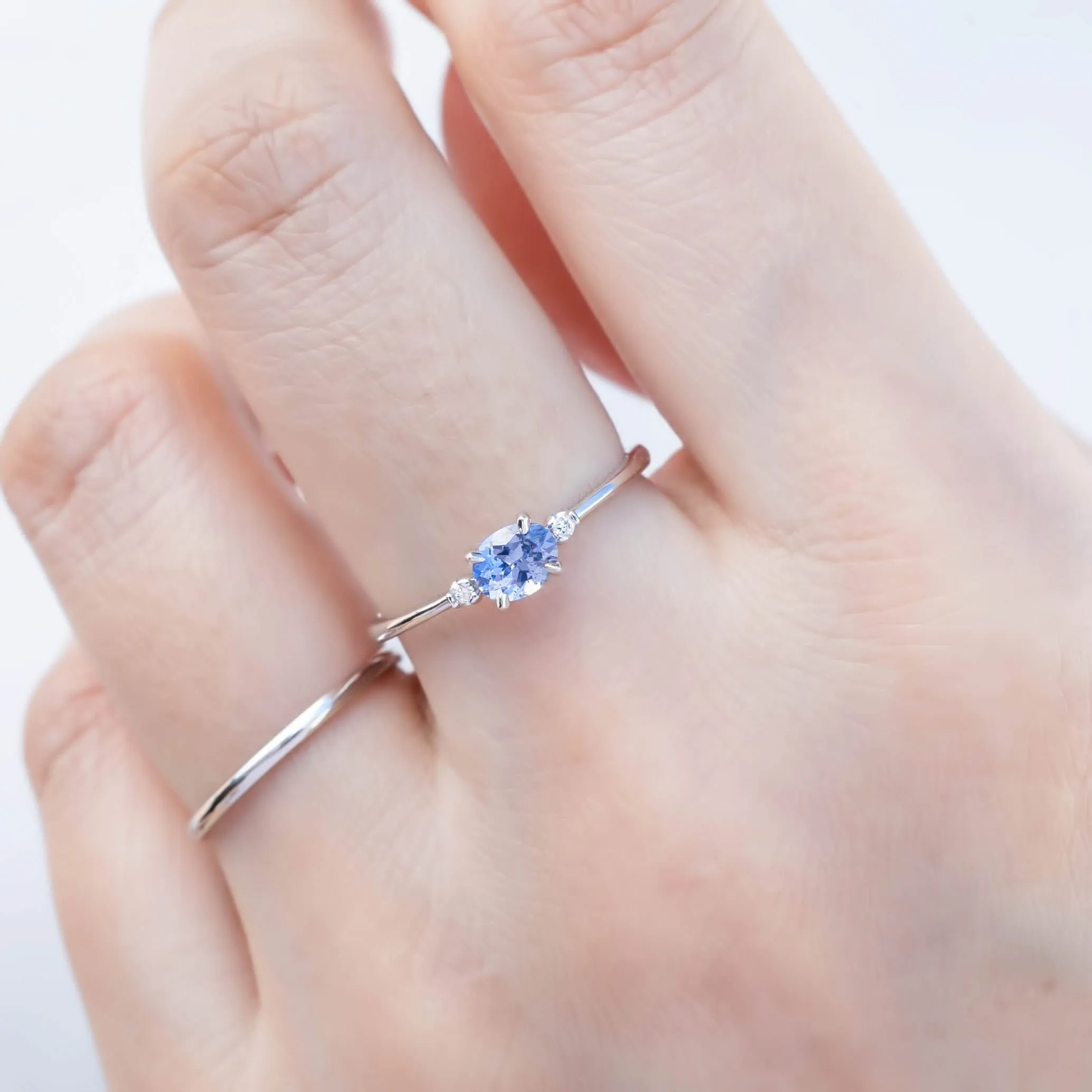 Emilie Ring 5mm 0.45ct Lavender blue Umba Sapphire 14K White Gold