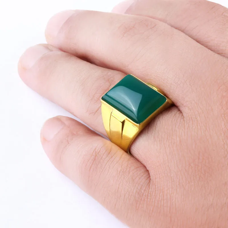 Men's Ring in 14k Yellow Gold with Natural Green Agate Stone