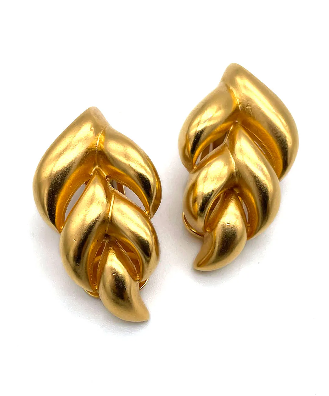 【USA輸入】ヴィンテージ VENDOME マットゴールド アブストラクト イヤリング/Vintage VENDOME Matte Gold Abstract Clip On Earrings