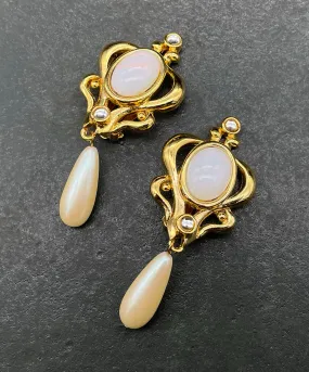 【フランス輸入】ヴィンテージ SPHINX ホワイト カボション パール イヤリング/Vintage SPHINX White Pearl Clip On Earrings