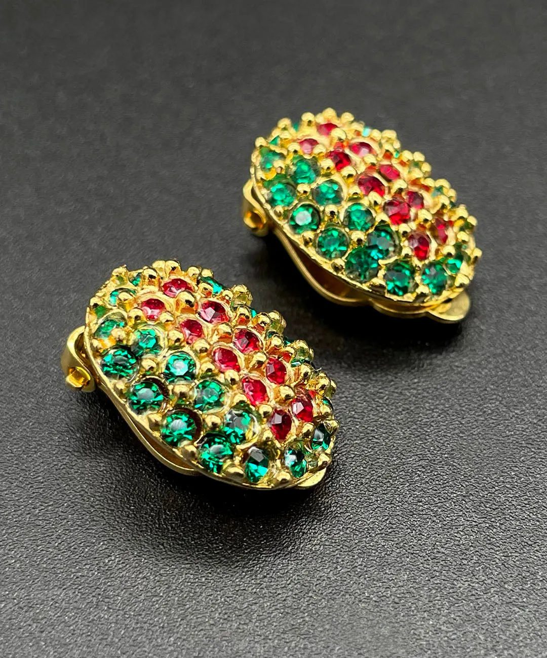 【フランス輸入】ヴィンテージ SPHINX レッド グリーン パヴェ イヤリング/Vintage SPHINX Red Green Pave Clip On Earrings