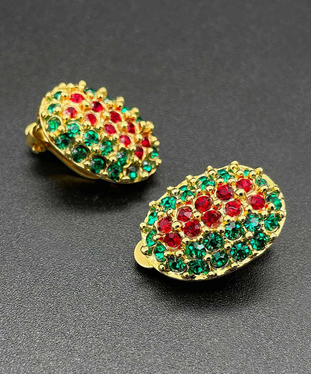 【フランス輸入】ヴィンテージ SPHINX レッド グリーン パヴェ イヤリング/Vintage SPHINX Red Green Pave Clip On Earrings